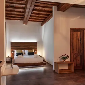 https://oro-nero.it-tuscanyhotel.com